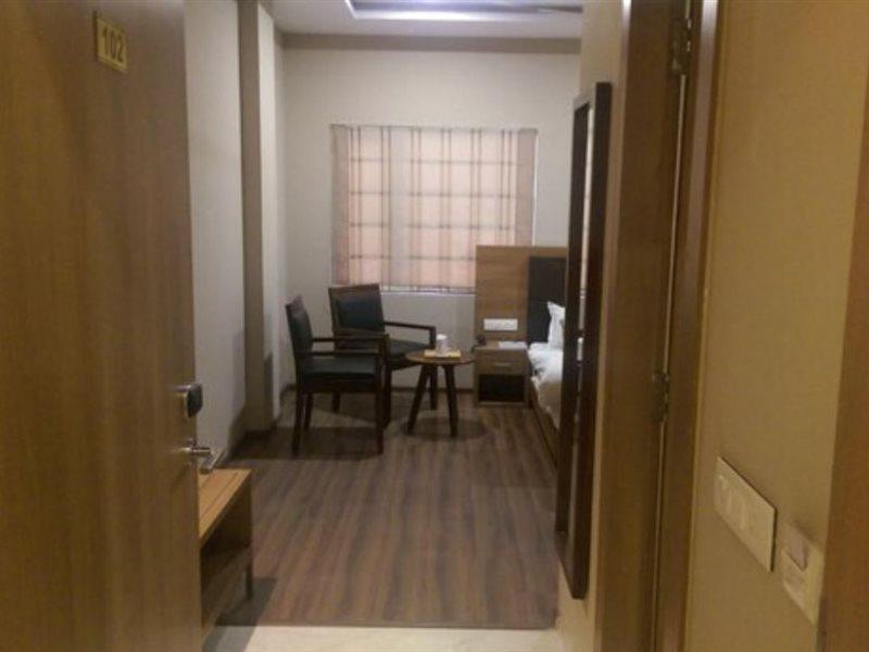 The Premier Hotel 科塔 外观 照片
