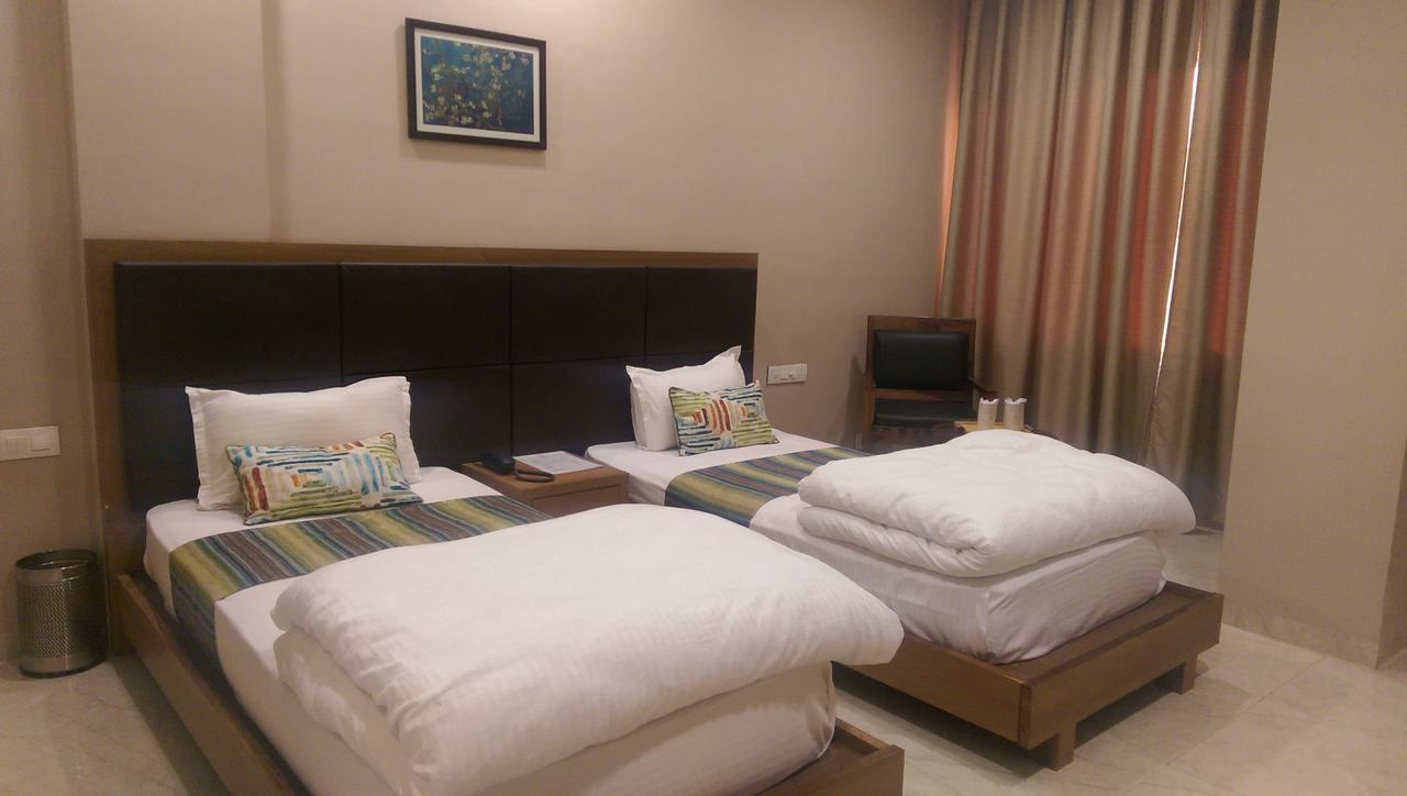 The Premier Hotel 科塔 外观 照片