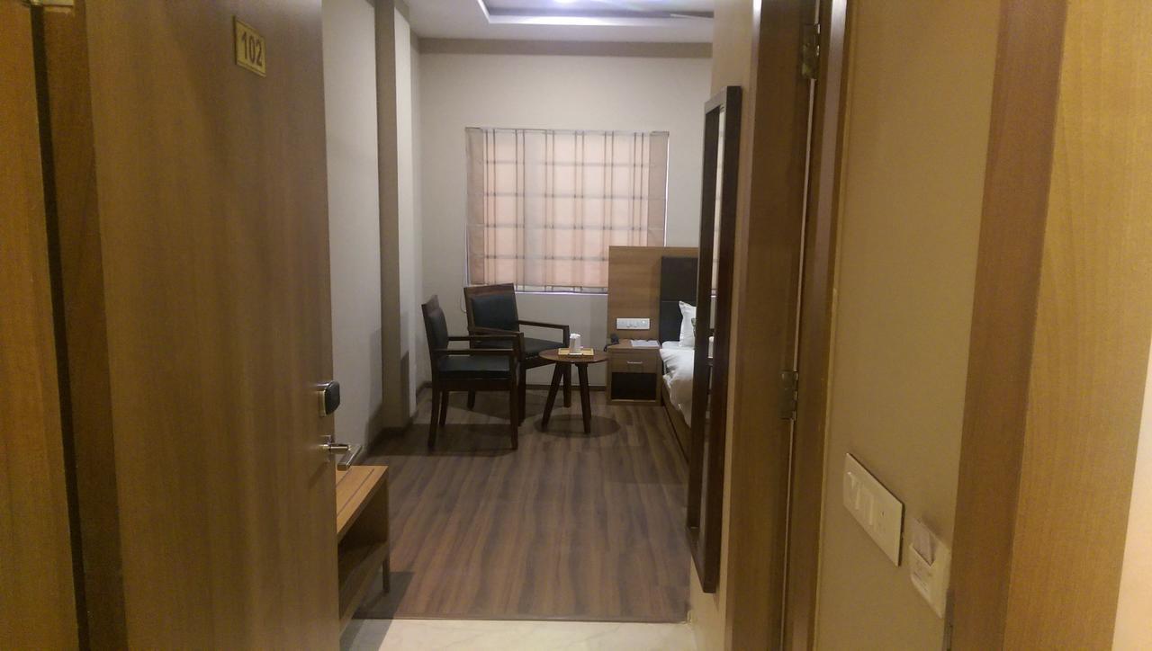 The Premier Hotel 科塔 外观 照片